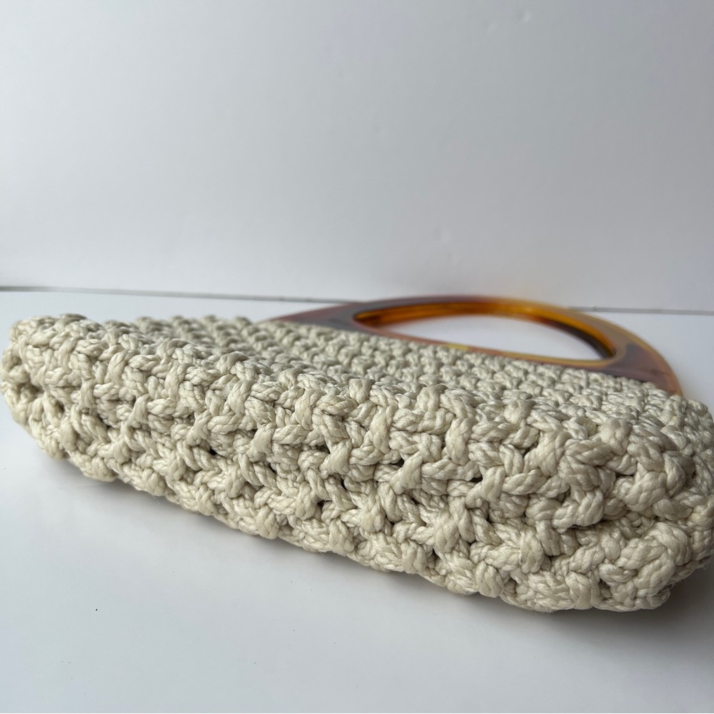 1960/1970’s Crochet Bag with Amber Handle - Picture 6 of 9